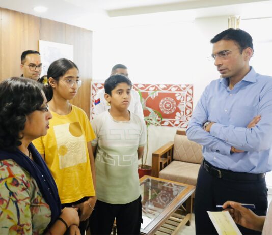कैंसर पीड़ित विधवा सुनीता को जिला प्रशासन ने दी बड़ी राहत